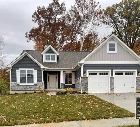 987 Crestpoint Ct, Cincinnati, OH 45245