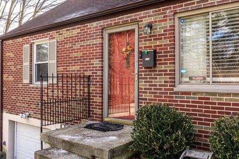 111 Riddle Rd, Woodlawn, OH 45215 photo 4