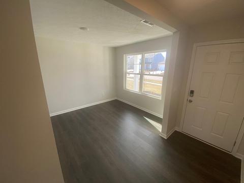 4996 Lakeview Dr, Morrow, OH 45152 photo 3