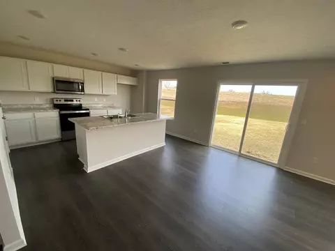 5000 Lakeview Dr, Morrow, OH 45152 photo 8