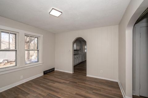1614 Smith Rd, Hamilton, OH 45013 photo 2