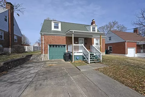 3328 Robinet Dr, Cincinnati, OH 45238 photo 2