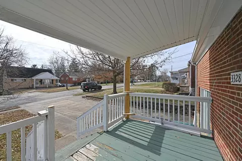 3328 Robinet Dr, Cincinnati, OH 45238 photo 4