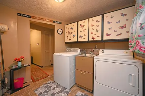 3942 Gardner Ln, Cincinnati, OH 45245 photo 27
