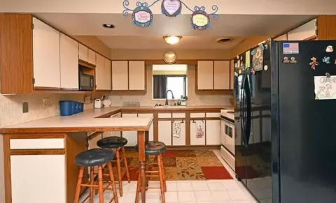 3942 Gardner Ln, Cincinnati, OH 45245 photo 4