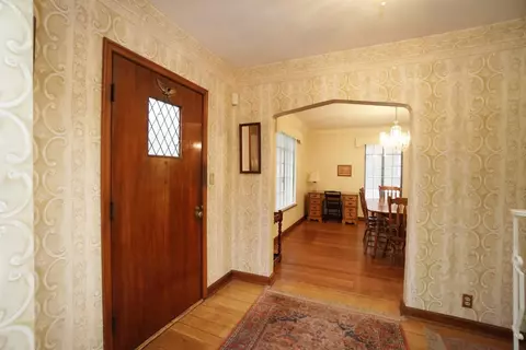 122 Forest Ave, Wyoming, OH 45215 photo 2