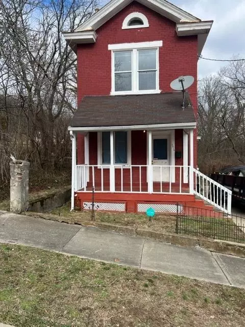 2010 Powers St, Cincinnati, OH 45223 photo 1