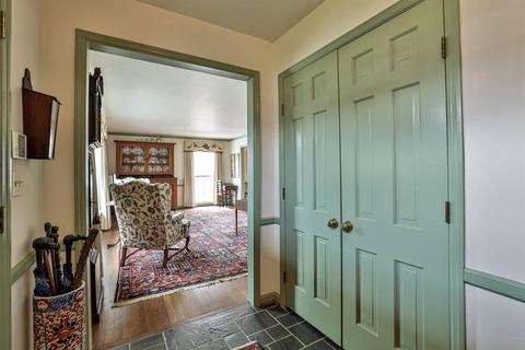 10347 Lochcrest Dr, Cincinnati, OH 45231 photo 5
