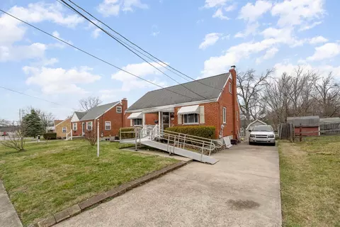 1190 Madeleine Cir, Cincinnati, OH 45231 photo 2