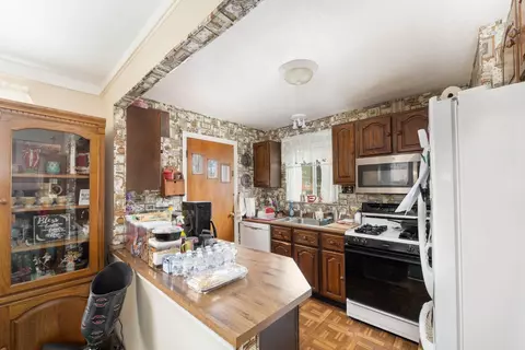 1190 Madeleine Cir, Cincinnati, OH 45231 photo 6
