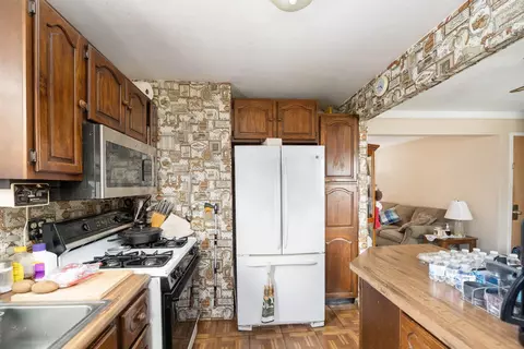 1190 Madeleine Cir, Cincinnati, OH 45231 photo 7