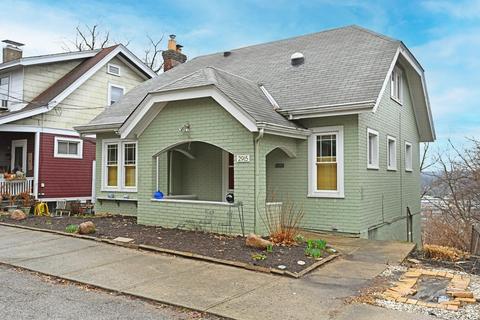 2915 Maisel Dr, Cincinnati, OH 45220 photo 2