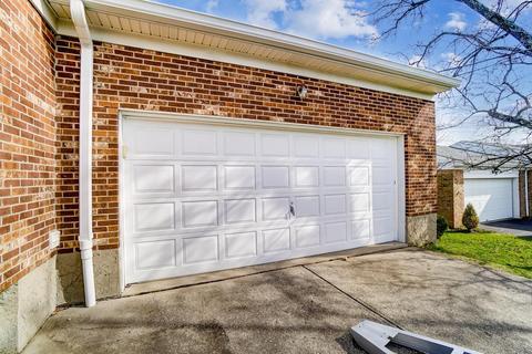 2644 Cyclorama Dr, Cincinnati, OH 45211 photo 3