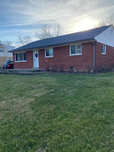9233 Ranchill Dr, Cincinnati, OH 45231 photo 6