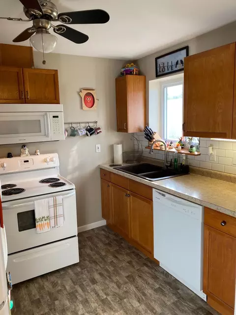 9233 Ranchill Dr, Cincinnati, OH 45231 photo 3