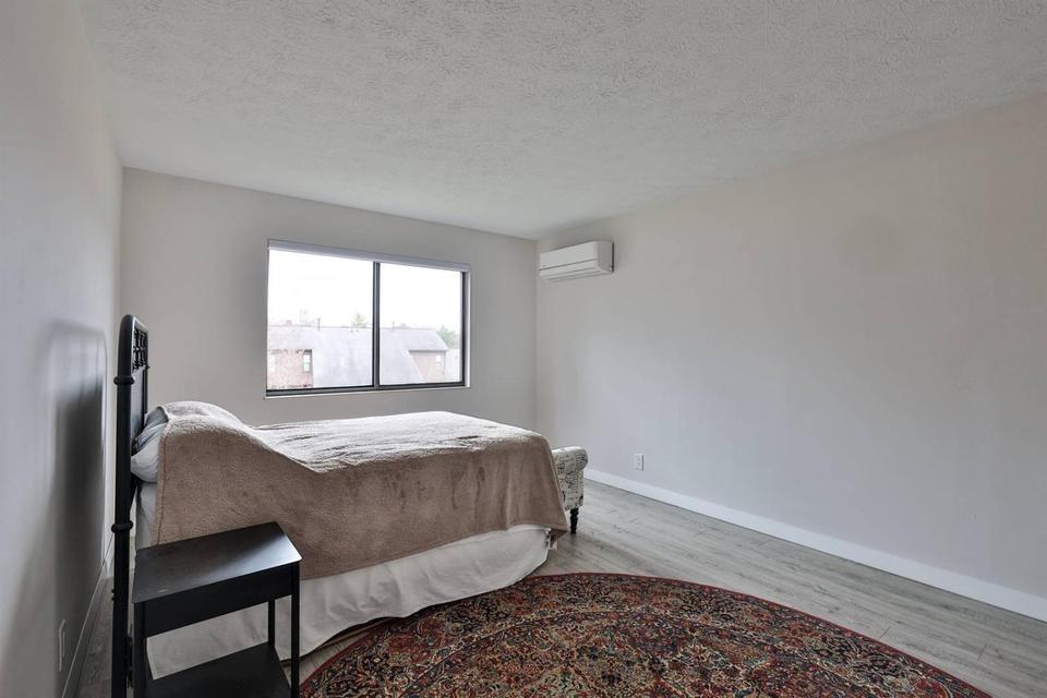  40 Rolling Hills Dr, Wyoming, OH 45215 photo 15