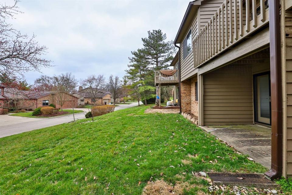  40 Rolling Hills Dr, Wyoming, OH 45215 photo 26