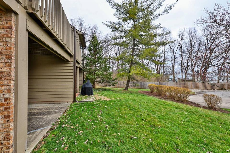  40 Rolling Hills Dr, Wyoming, OH 45215 photo 27