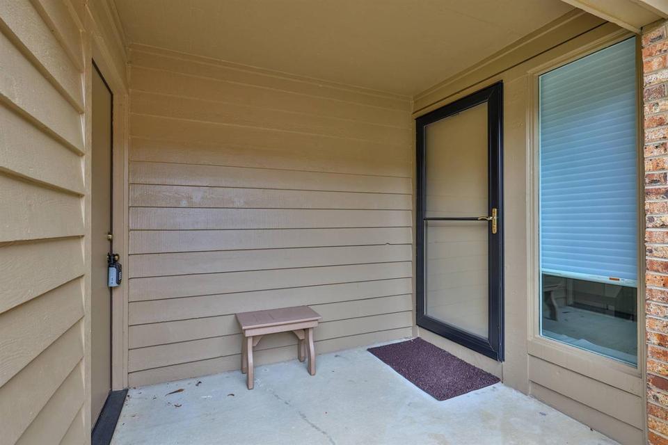  40 Rolling Hills Dr, Wyoming, OH 45215 photo 21