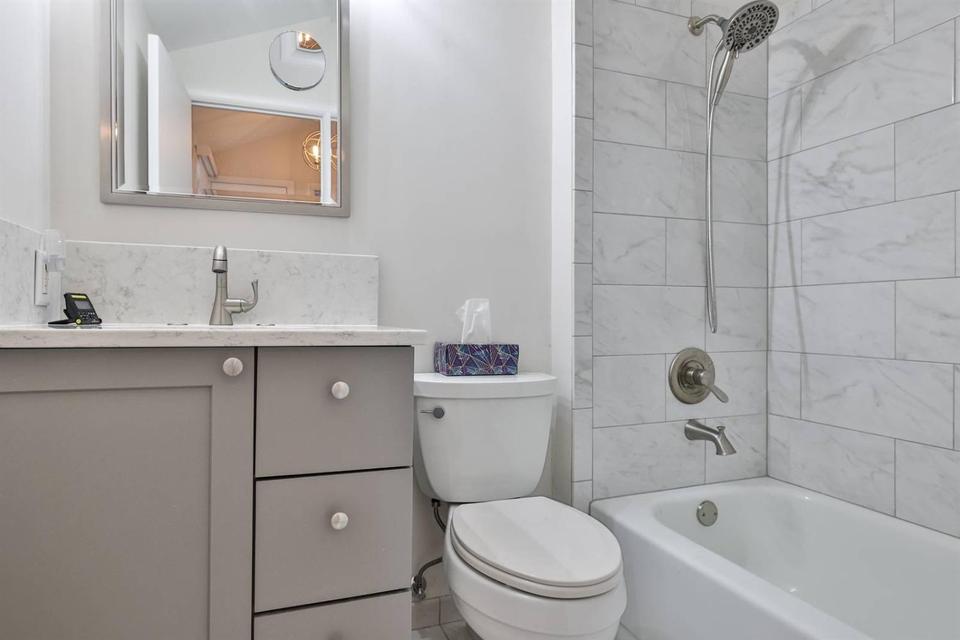  40 Rolling Hills Dr, Wyoming, OH 45215 photo 20