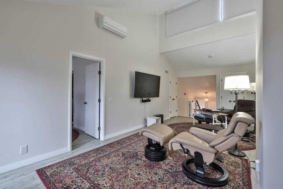  40 Rolling Hills Dr, Wyoming, OH 45215 photo 28