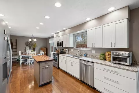 7137 Royalgreen Dr, Cincinnati, OH 45244 photo 12