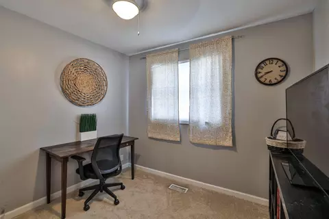 8647 Neptune Dr, Cincinnati, OH 45231 photo 13