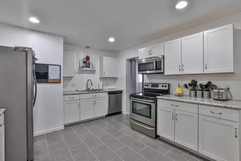8647 Neptune Dr, Cincinnati, OH 45231 photo 7