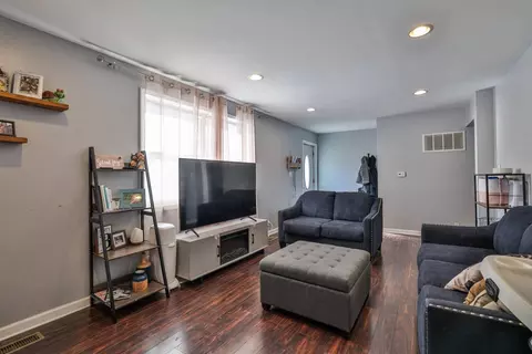 8647 Neptune Dr, Cincinnati, OH 45231 photo 5
