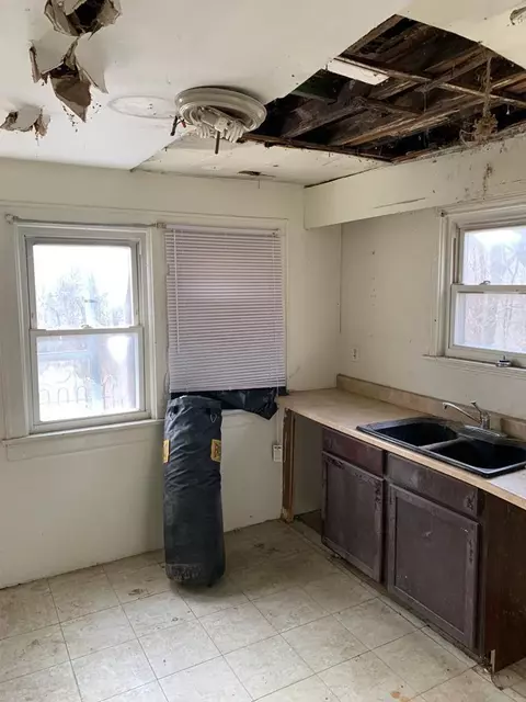 3173 Saffer St, Cincinnati, OH 45211 photo 4