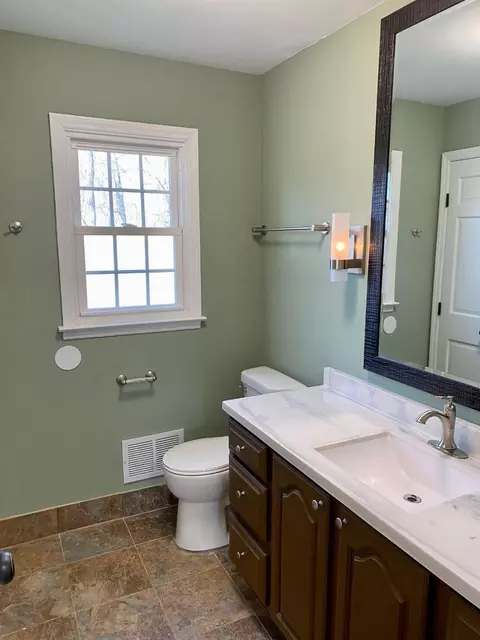 1960 Greenpine Dr, Cincinnati, OH 45231 photo 14