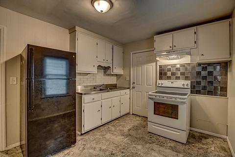 1902 Ashbrook Dr, Cincinnati, OH 45238 photo 8
