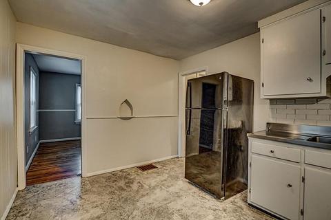 1902 Ashbrook Dr, Cincinnati, OH 45238 photo 6