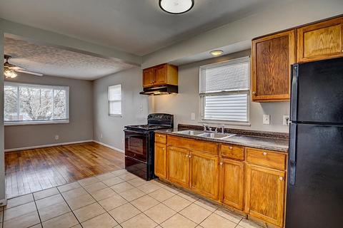 1906 Ashbrook Dr, Cincinnati, OH 45238 photo 5