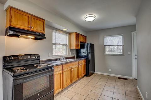 1906 Ashbrook Dr, Cincinnati, OH 45238 photo 6