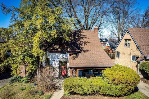 1002 Ebony Ln, Cincinnati, OH 45224 photo 1