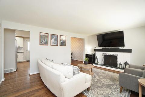 8541 Donna Ln, Cincinnati, OH 45236 photo 2