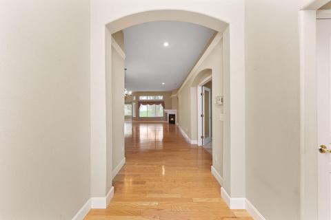 3531 Macpherson Pl, Cincinnati, OH 45245 photo 5
