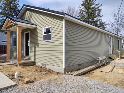 319 Walnut St, Blanchester, OH 45107 photo 2