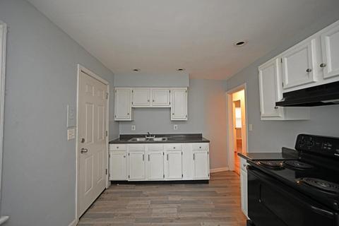 1873 Ashbrook Dr, Cincinnati, OH 45238 photo 8