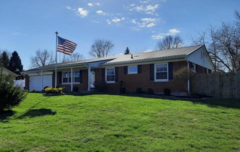746 Bourbon St, Blanchester, OH 45107 photo 1