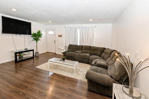 2295 Wilson Ave, Cincinnati, OH 45231 photo 2