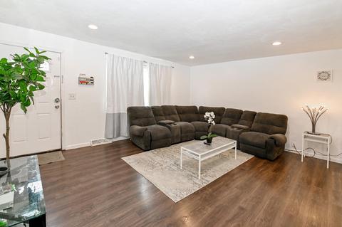 2295 Wilson Ave, Cincinnati, OH 45231 photo 3