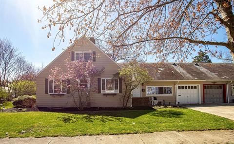 98 Burley Cir, Greenhills, OH 45218 photo 3
