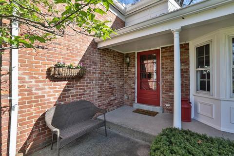 1040 Chatterton Dr, Cincinnati, OH 45231 photo 4