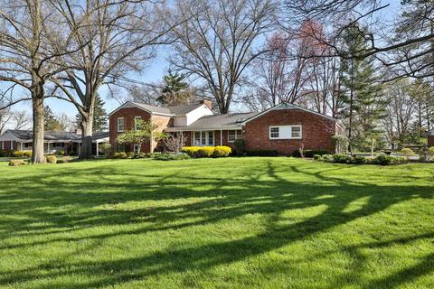 1040 Chatterton Dr, Cincinnati, OH 45231 photo 2