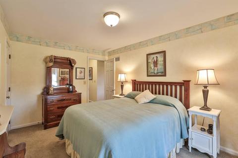 1040 Chatterton Dr, Cincinnati, OH 45231 photo 25