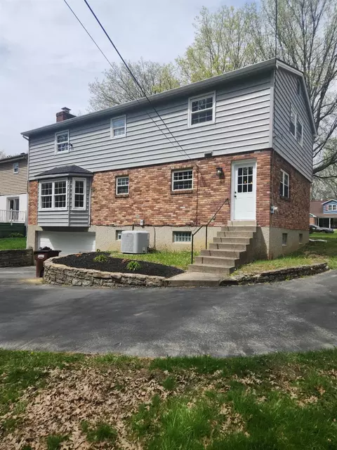 995 Springbrook Dr, Cincinnati, OH 45224 photo 3