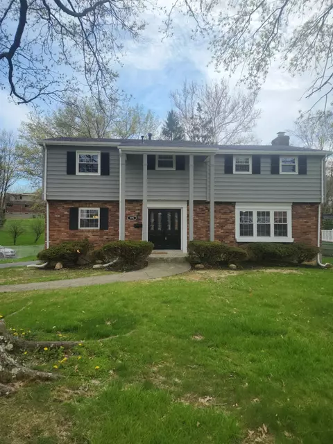 995 Springbrook Dr, Cincinnati, OH 45224 photo 2