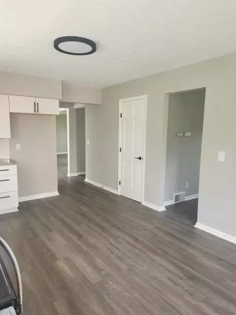 995 Springbrook Dr, Cincinnati, OH 45224 photo 6